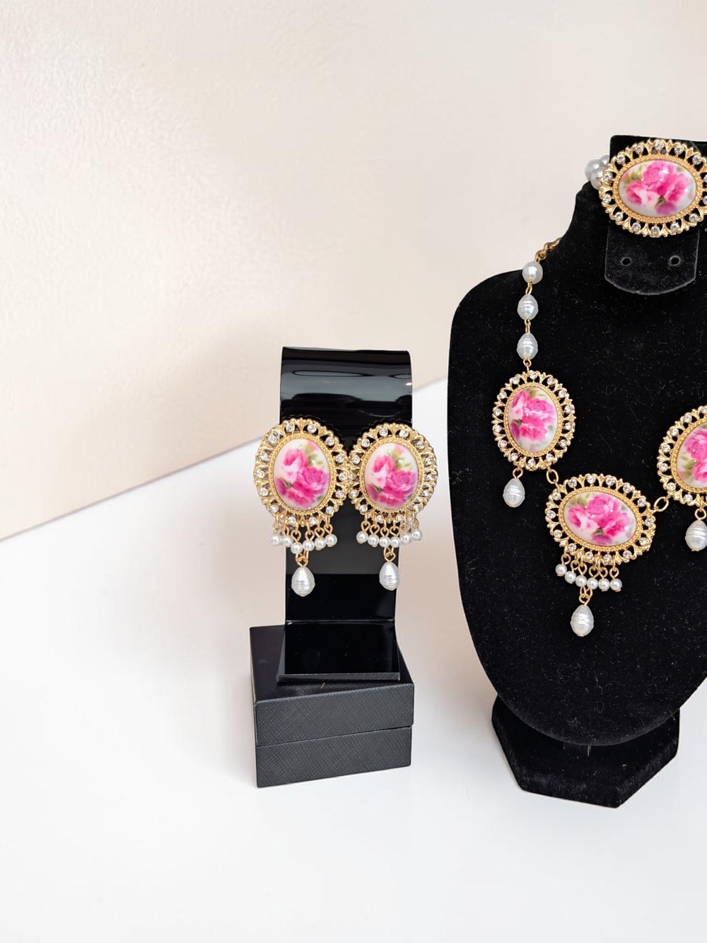 Victorian Rose Gold - Tone Pearl Necklace Earrings Bracelet Jewelry Set - Picture 3 of 8